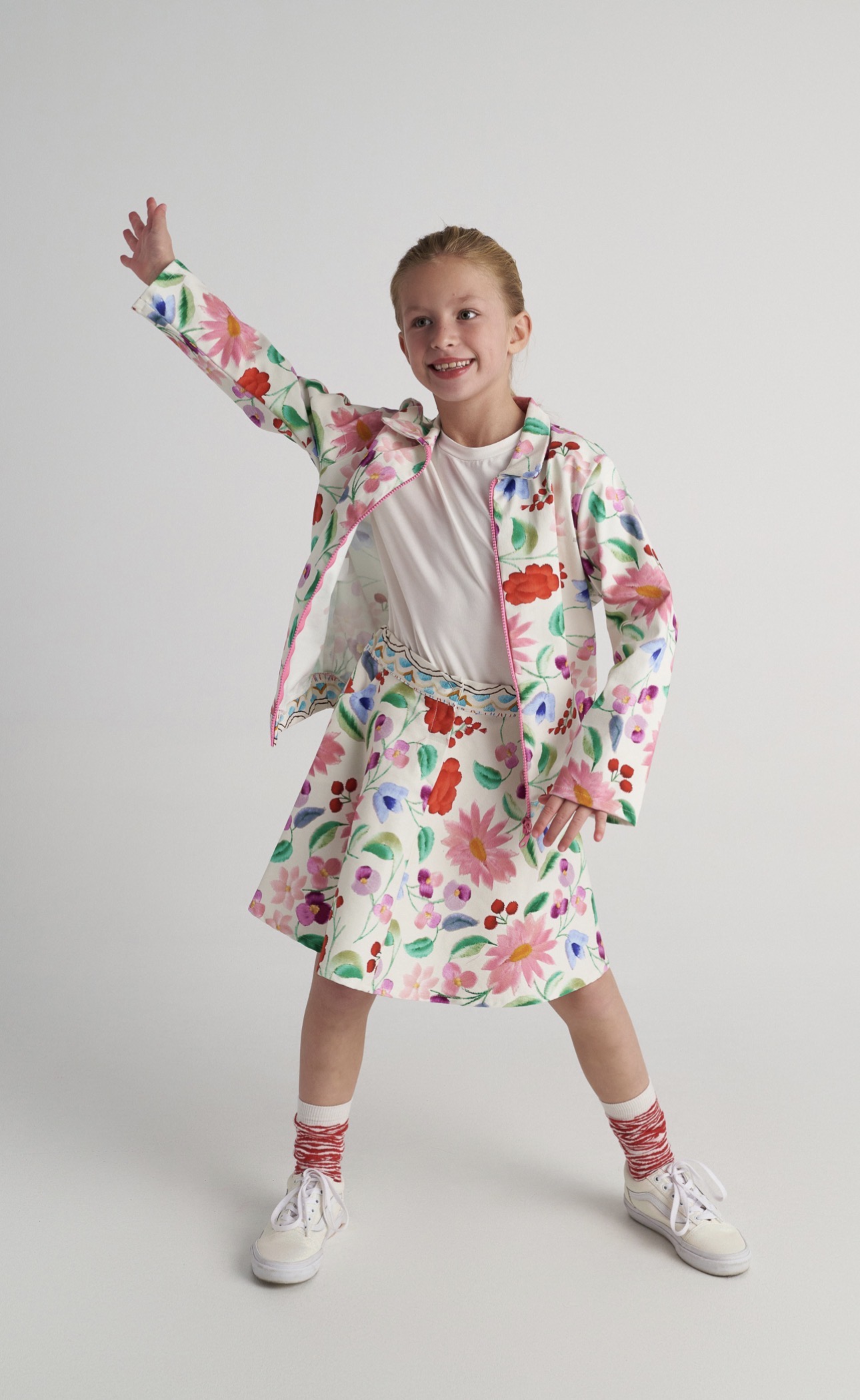 T7717 Here Comes The Spring Allover Jacket - Image 2