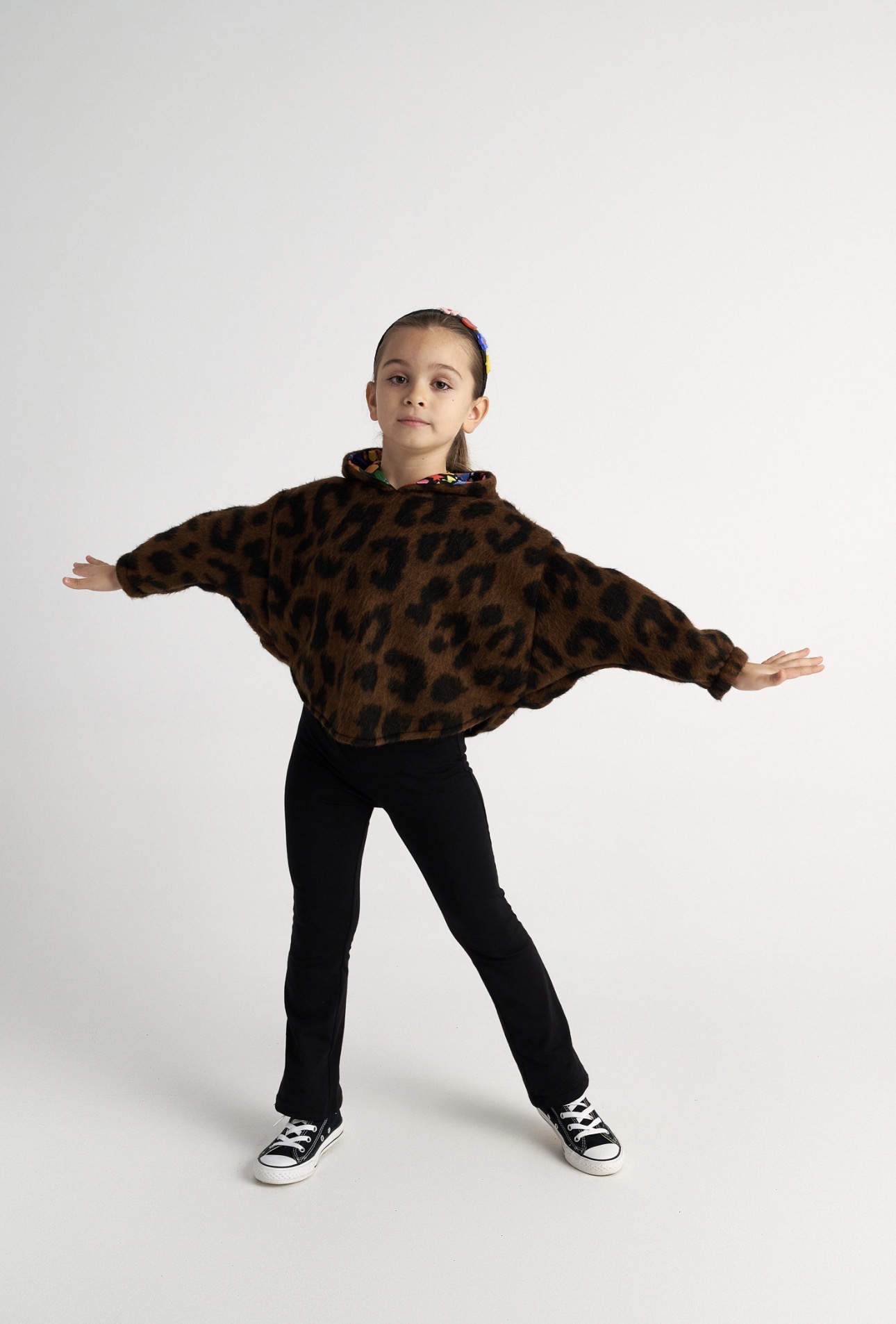 T7637 Wild Flowers Knitted Poncho And Cabana Leggings Set - Image 3